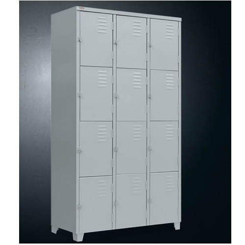 ROUPEIRO COM 12 PORTAS